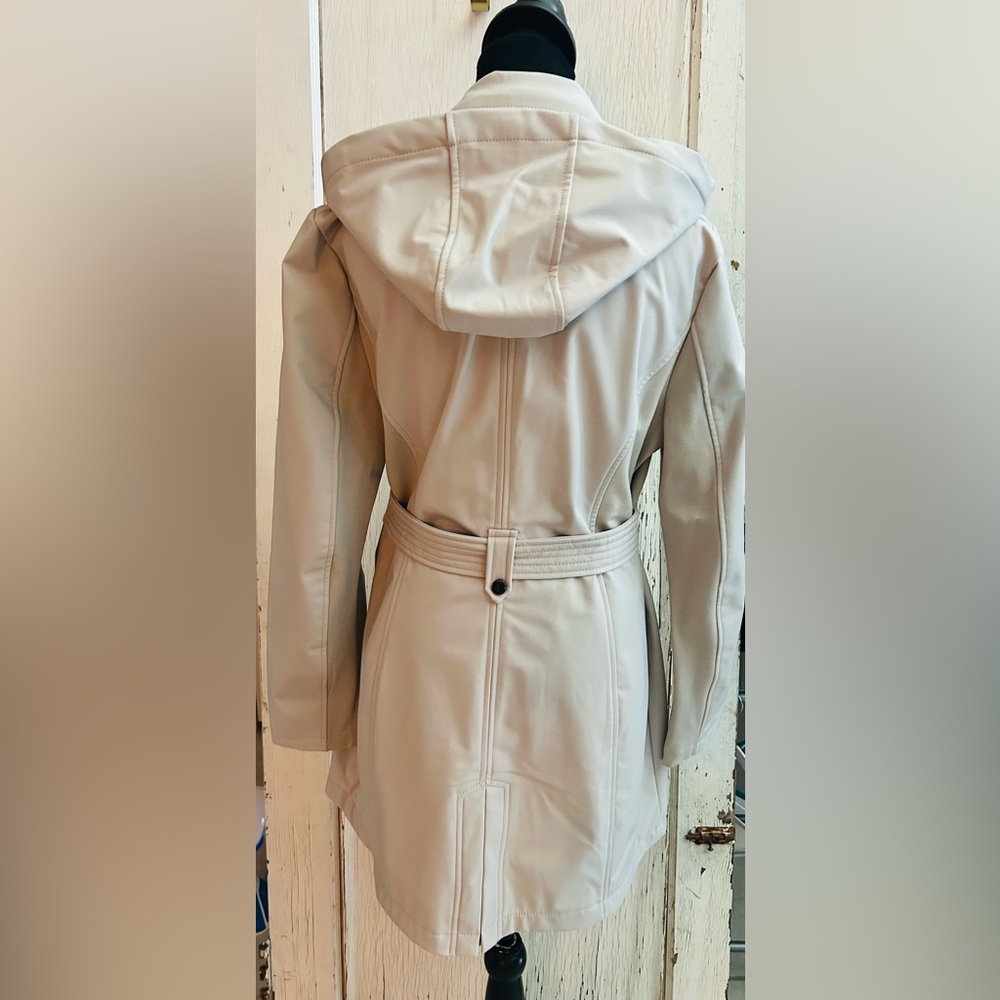 ☔☔Shelby Trech Hooded Raincoat—NWOT☔☔ - Picture 6 of 8